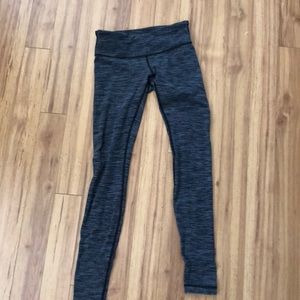 Lululemon Size 4 Wunder Under PRACTICALLY NEW.